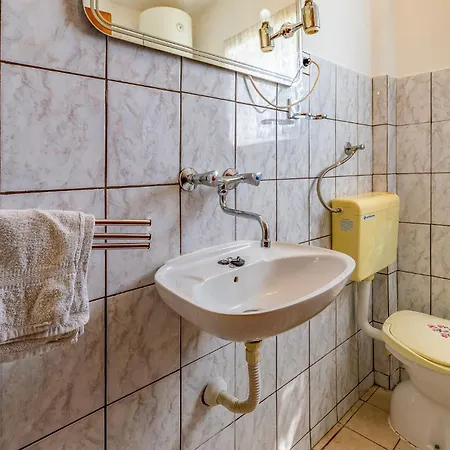 Apartment Cozy In Ližnjan
